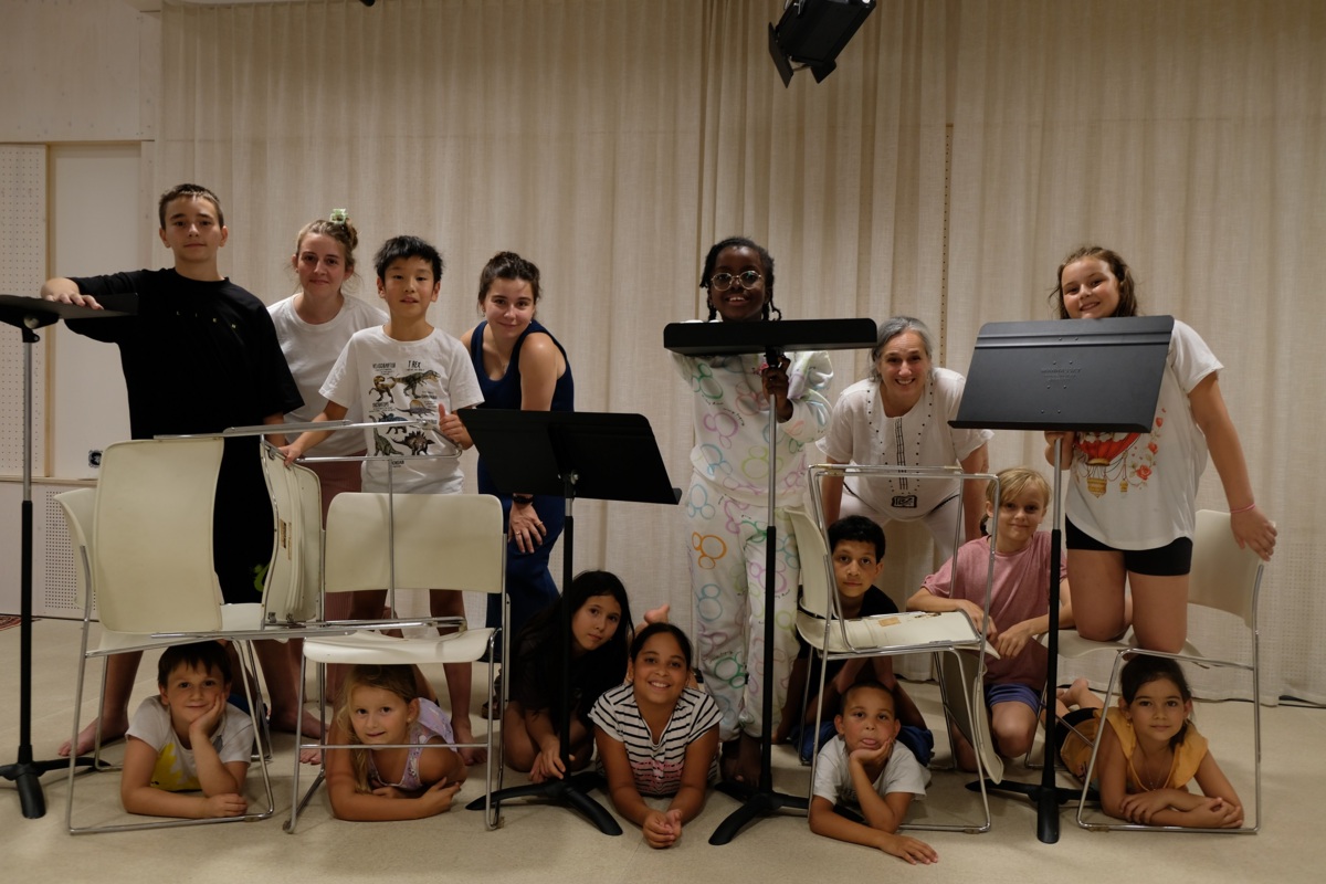 Foto der Kinder der Orchesterschule Insel